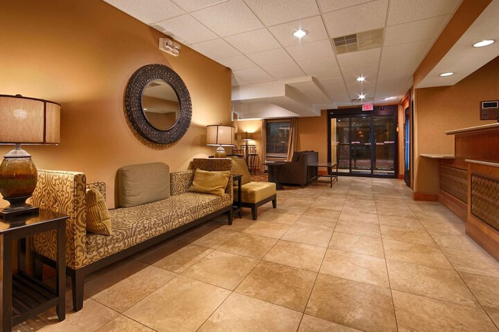 Hotel Interior 10 of 32