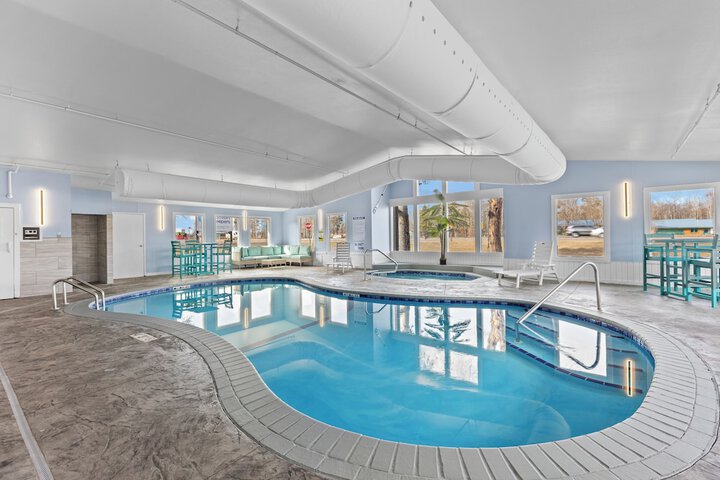 Nisswa Hotel and Suites