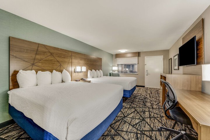Room 8 of 28