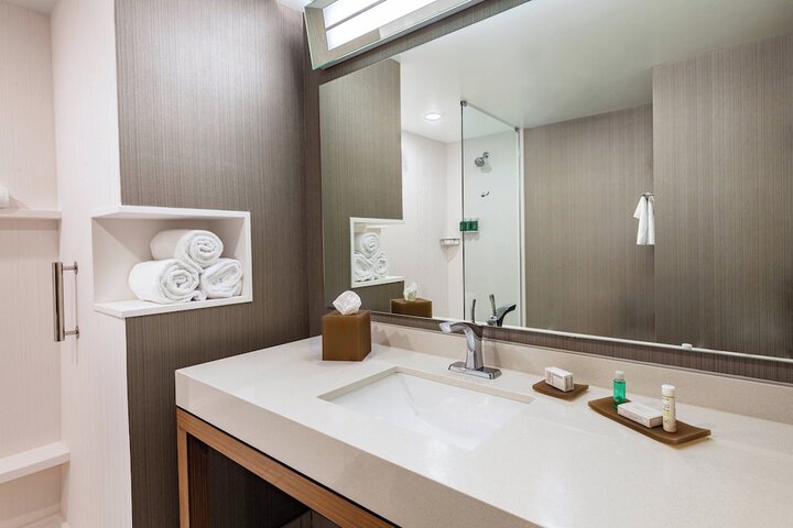 Courtyard by Marriott Winston - Salem Downtown