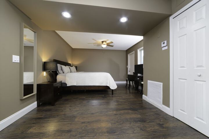 Room 25 of 32