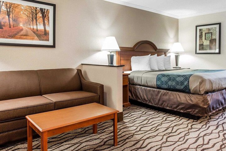 Room 34 of 37