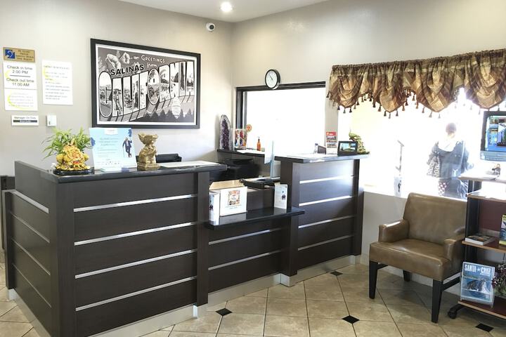 Super 8 by Wyndham Salinas