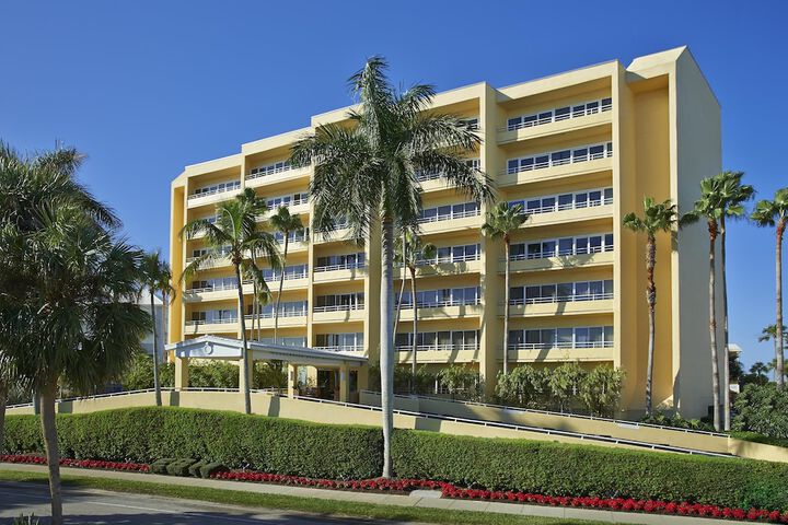 Edgewater Beach Hotel