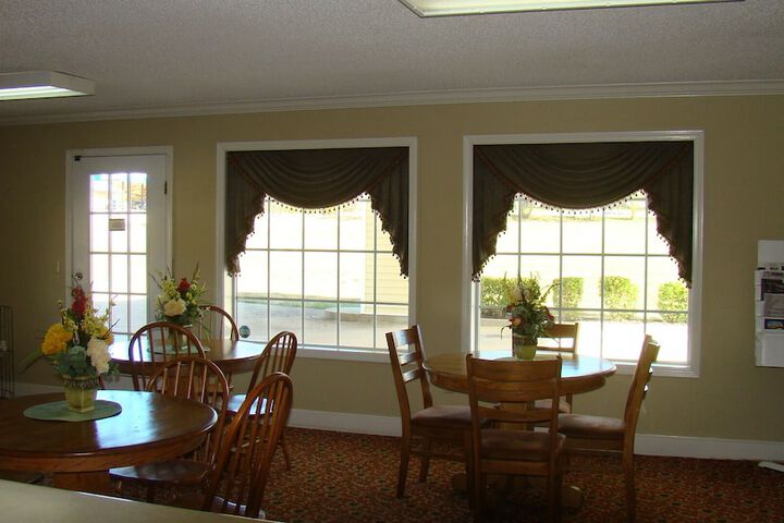 Honeysuckle Inn - Mountain View