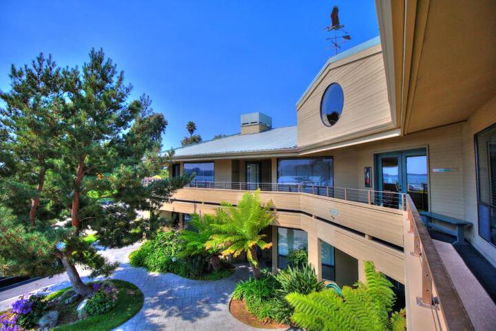 Baywood Inn Bed & Breakfast