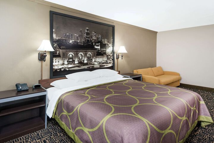 Room 14 of 15