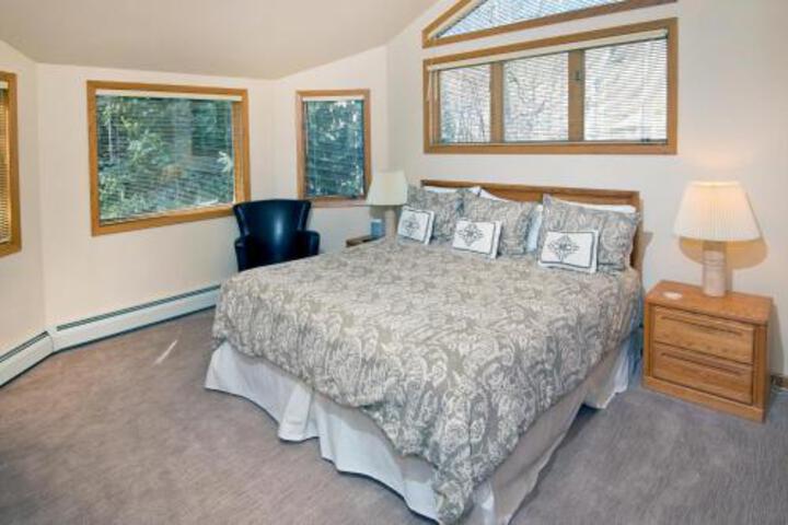 Spacious & Convenient Townhome #61 on the Golf Course