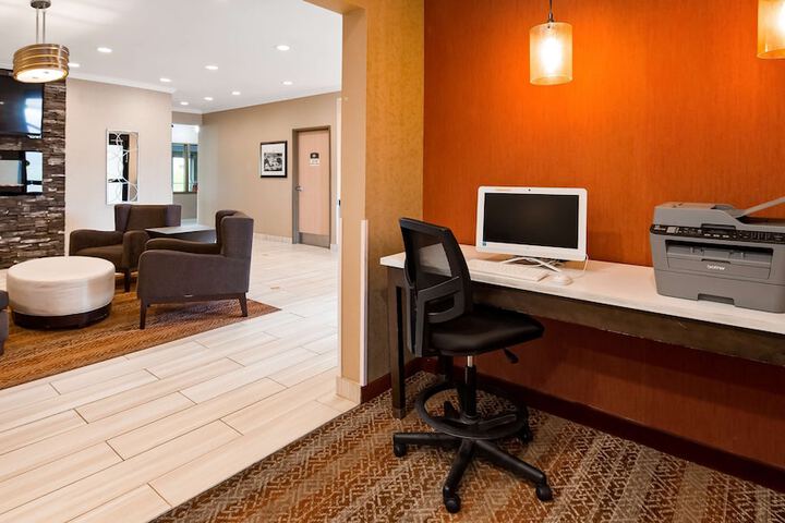 Business Center 27 of 27