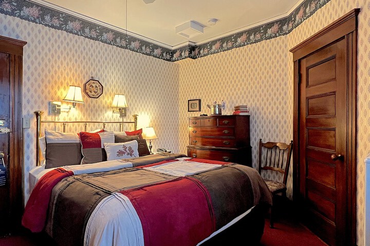 Room 68 of 112