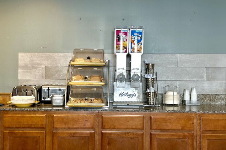 Days Inn by Wyndham Pensacola - Historic Downtown