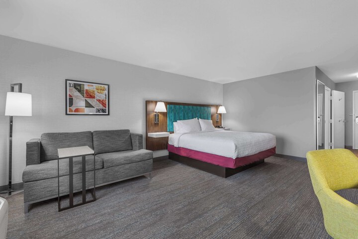 Room 9 of 17