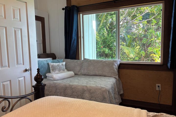 Hilo Bay Oceanfront B & B