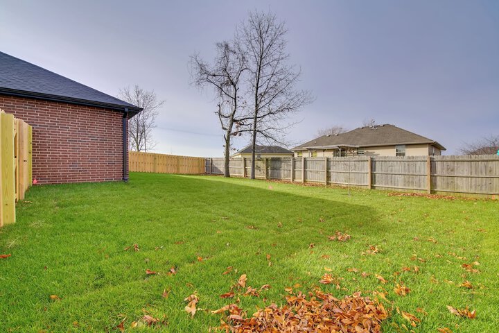 Charming Ozark Abode w / Yard & Pool Access
