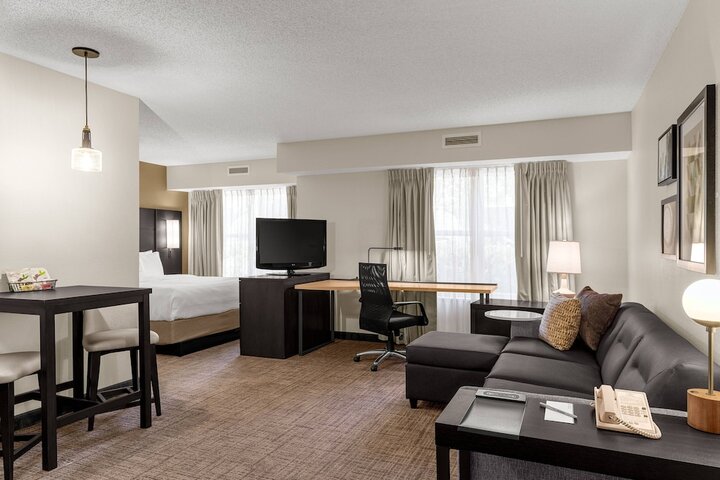 Room 13 of 27