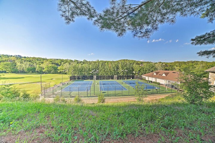Reeds Spring Condo 3 Mi to Silver Dollar City!
