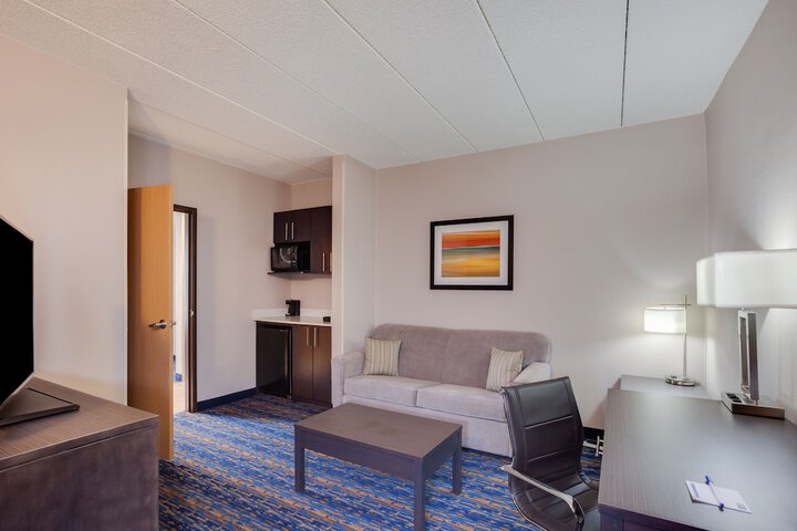Room 22 of 48