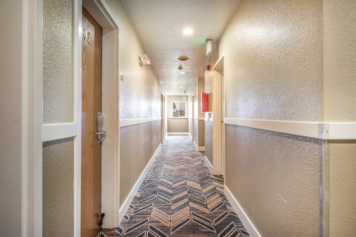 Ballroom/Hall 43 of 47