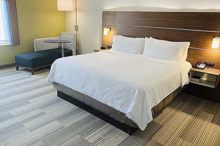 Room 48 of 103