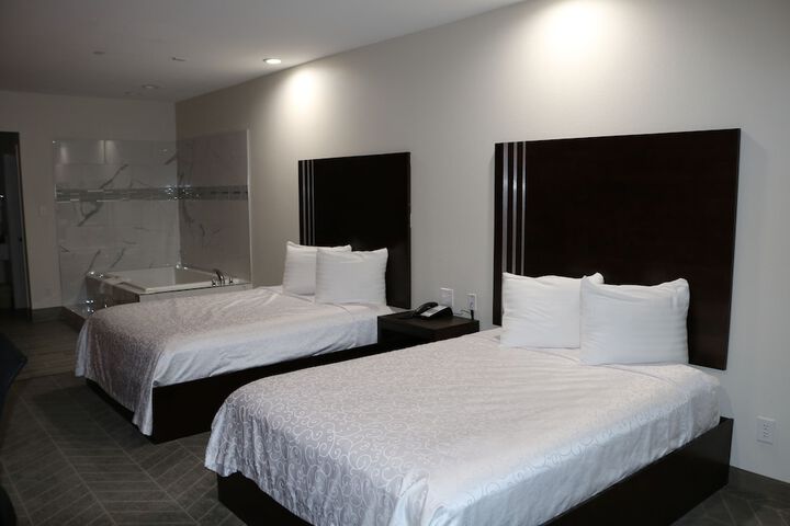 Room 9 of 40