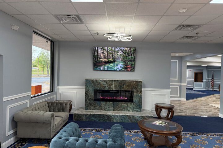 Holiday Lodge Hotel & Conference Center
