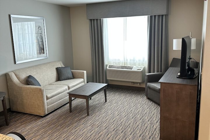 GrandStay Cannon Falls