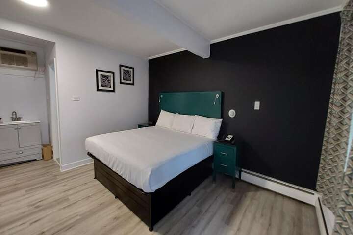 Room 16 of 46