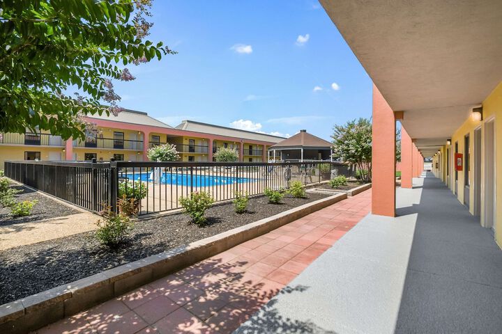 Pool 10 of 58