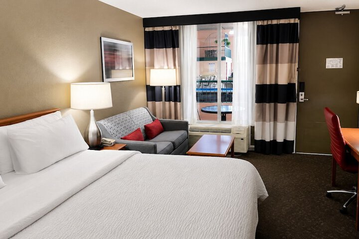 Alexandria Hotel & Conference Center