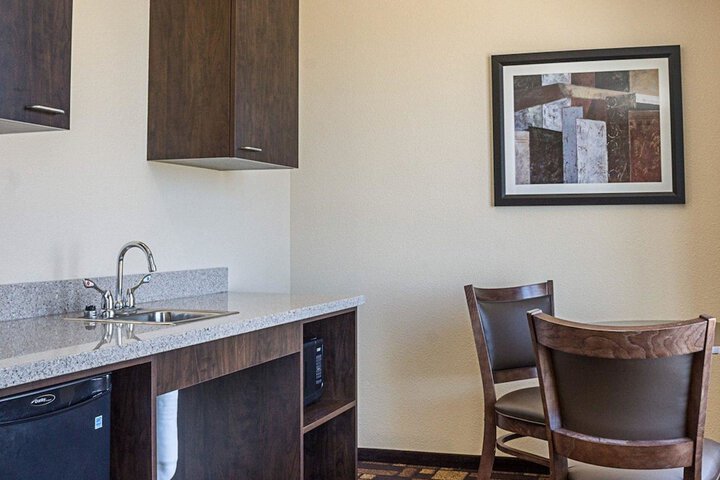 Quality Inn & Suites Minot North