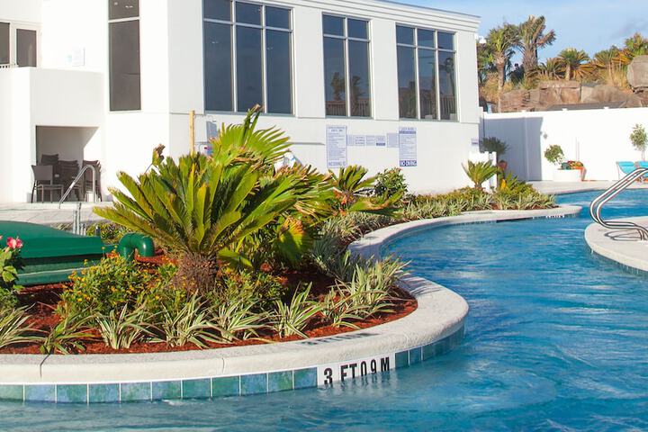 Holiday Inn Express & Suites Panama City Beach - Beachfront by IHG