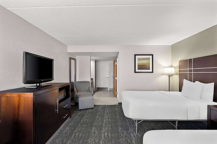 Best Western Luxbury Inn Fort Wayne