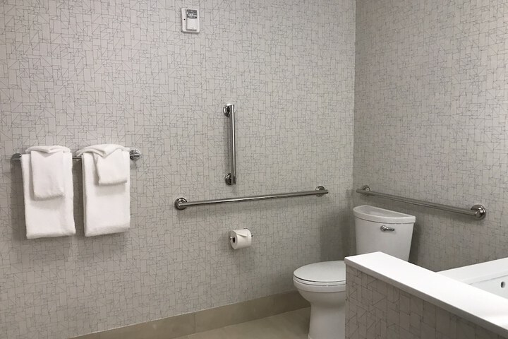 Room 67 of 148