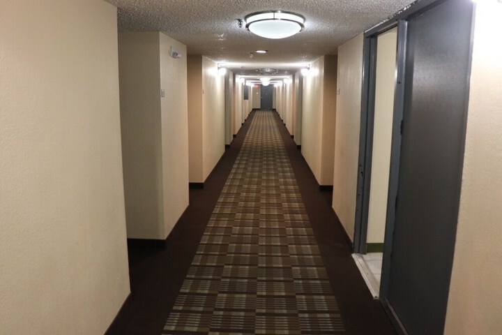 Ballroom/Hall 33 of 40