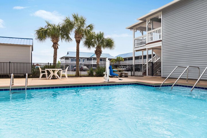 Pool 5 of 38