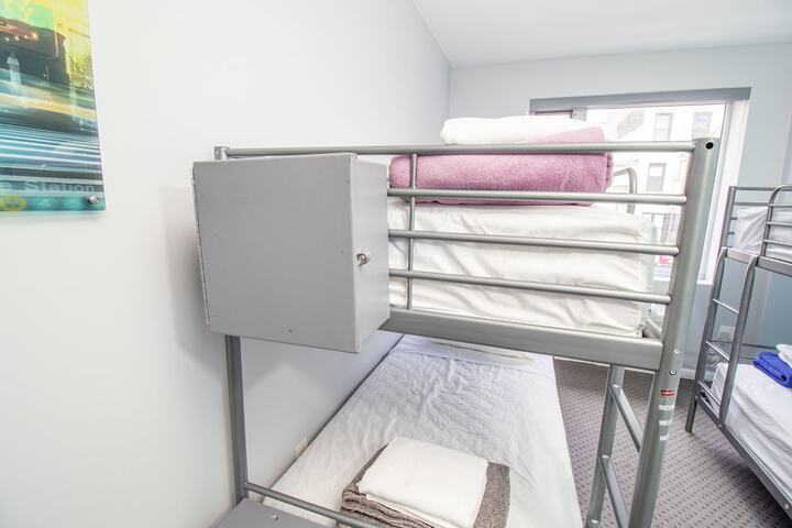 Room 42 of 56