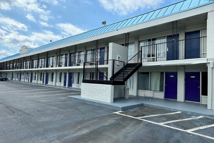 Hotel 4 of 25