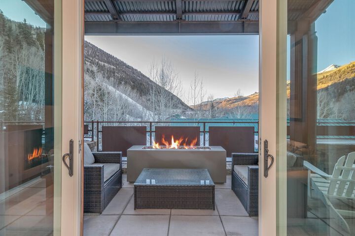 Element 52 Auberge Collection