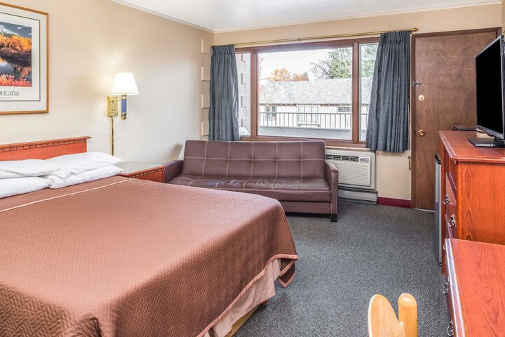 Room 14 of 32