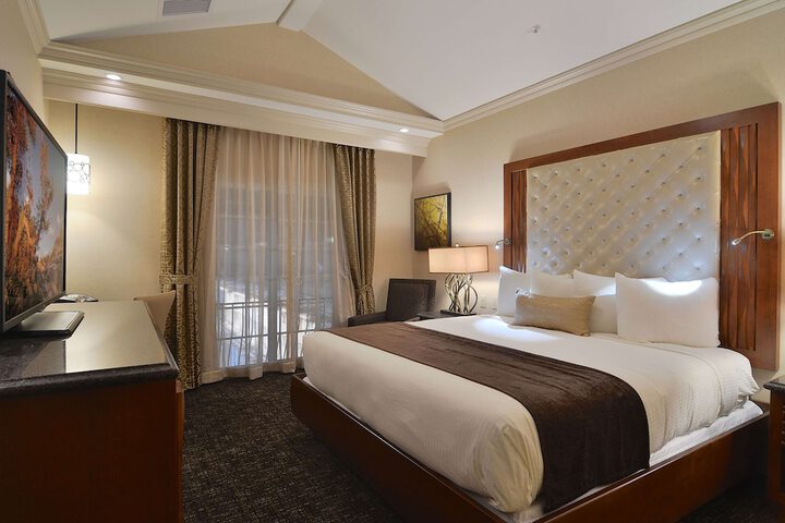 Room 62 of 80