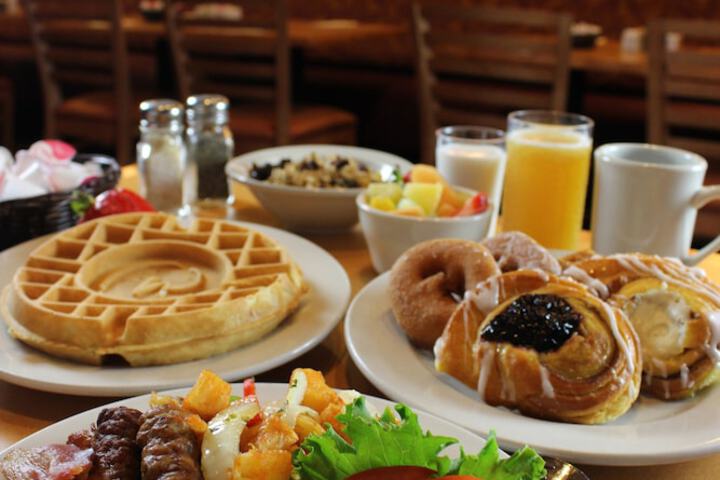 Breakfast/Coffee Service 44 of 60