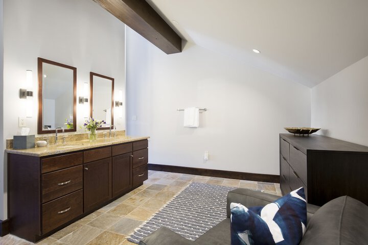 Room 100 of 156