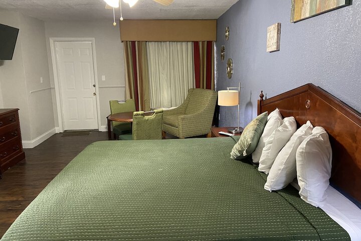 Room 4 of 35