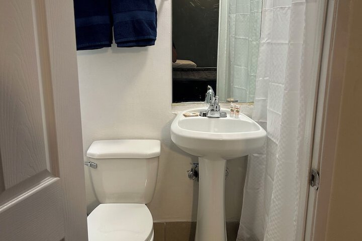 Room 9 of 19