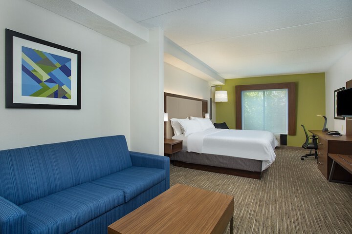 Room 10 of 28