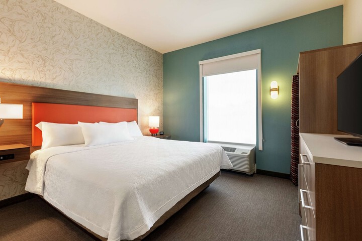 Room 9 of 28