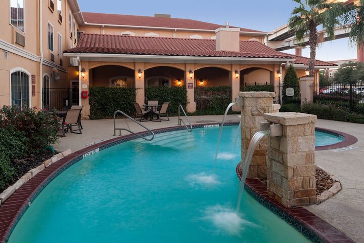 Pool 4 of 26