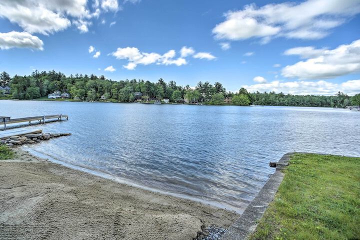 Picturesque Cottage With Sunroom on Ashmere Lake!