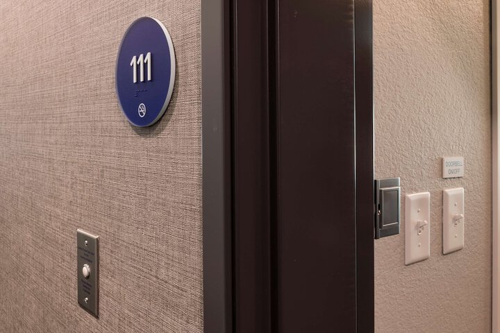 Room 16 of 46