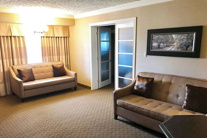 Room 26 of 34